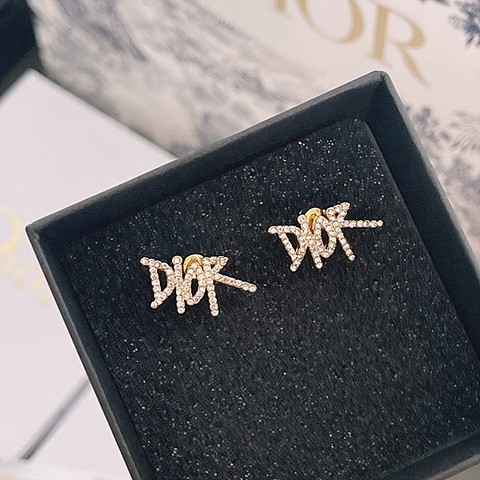 디올 dior 레터링 귀걸이 (3color)