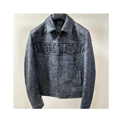 루이비통 스트리트 스타일 레더 바이커 자켓 (매장가 180만원)