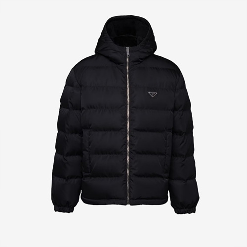 프라다 리나일론 크롭 다운 재킷 (매장가 400만원)