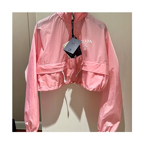 프라다 핑크 리나일론 테크니컬 자켓 (매장가 210만원)